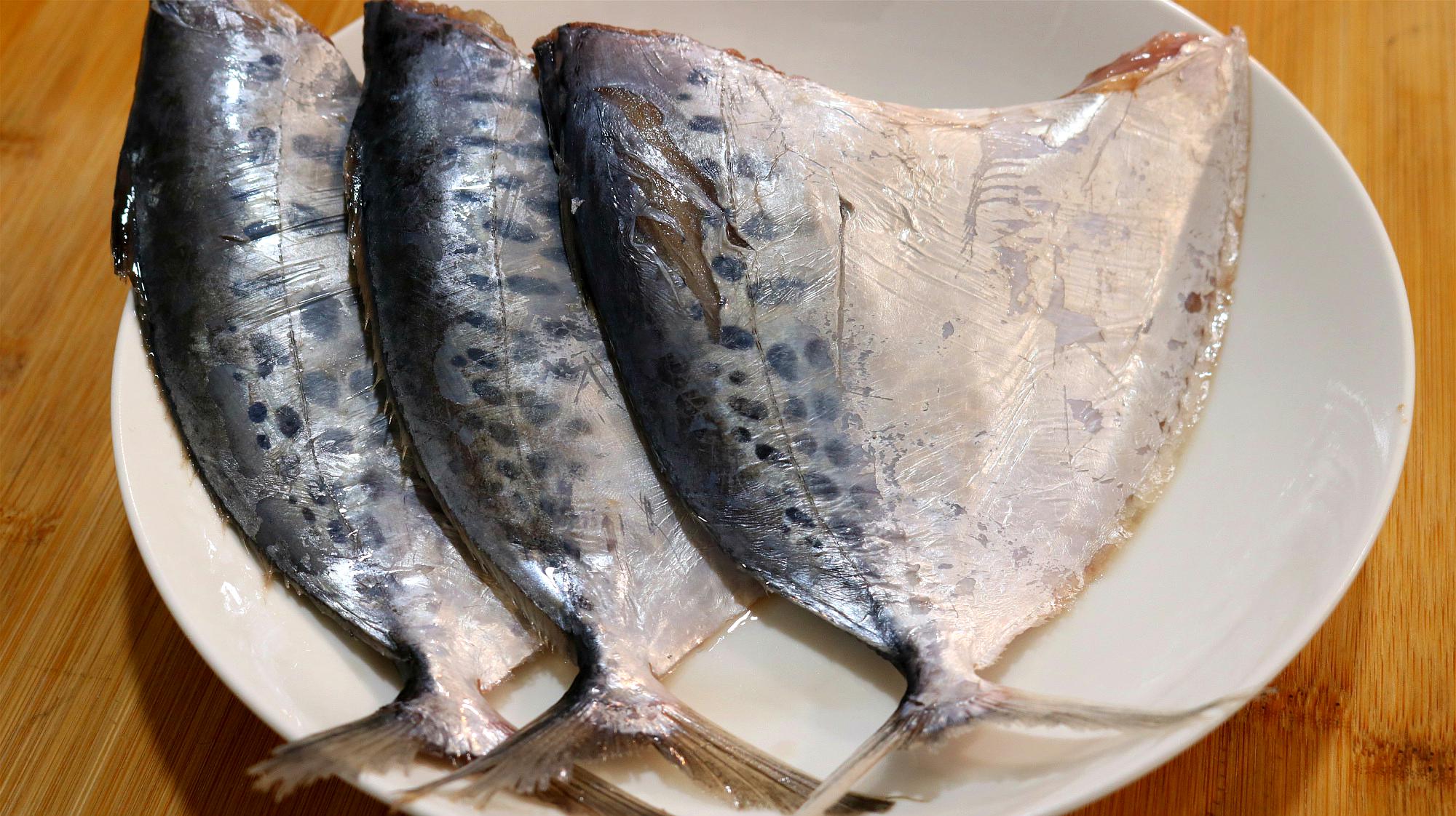 ky.com|精选美食：川味拌莲藕、花甲猪肝、蓠蒿炝花甲、香煎巴沙鱼的做法(图2)